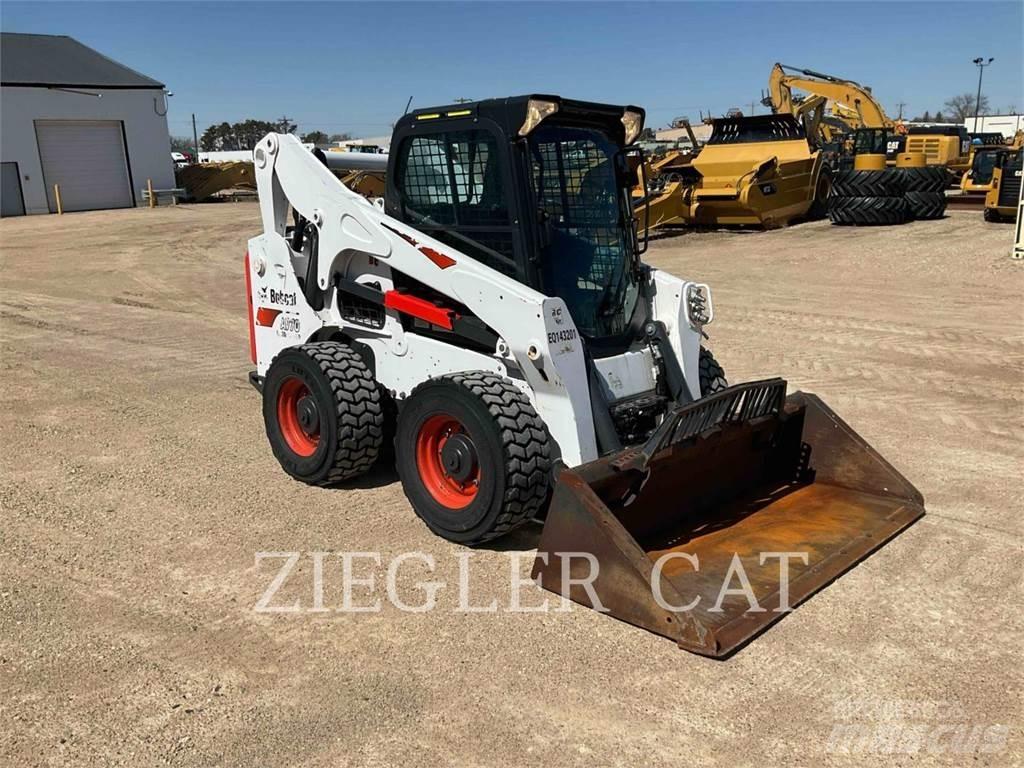 Bobcat A770 Krautuvai su šoniniu pasukimu