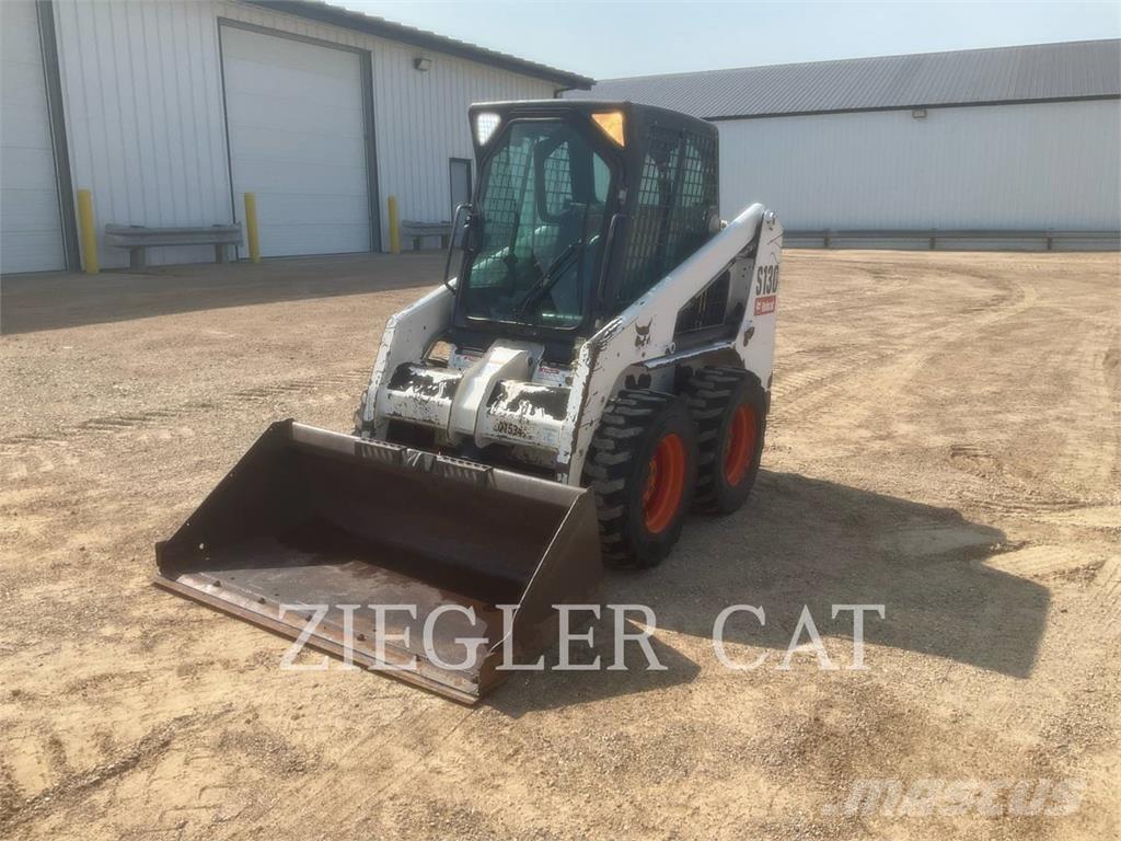 Bobcat S130 Krautuvai su šoniniu pasukimu