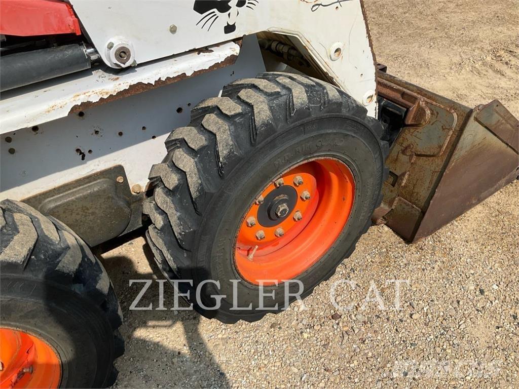Bobcat S130 Krautuvai su šoniniu pasukimu