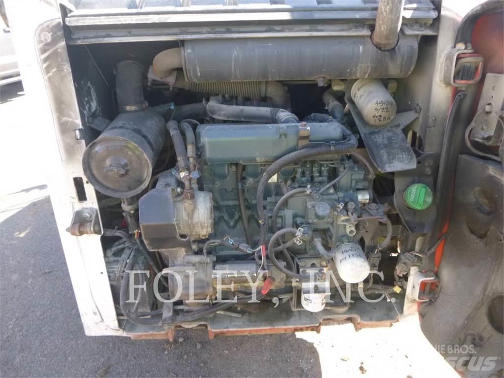 Bobcat S185 Krautuvai su šoniniu pasukimu