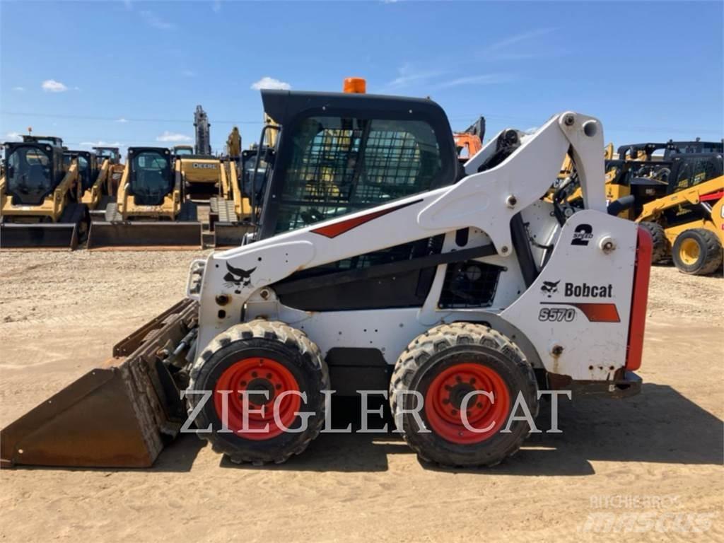 Bobcat S570 Krautuvai su šoniniu pasukimu