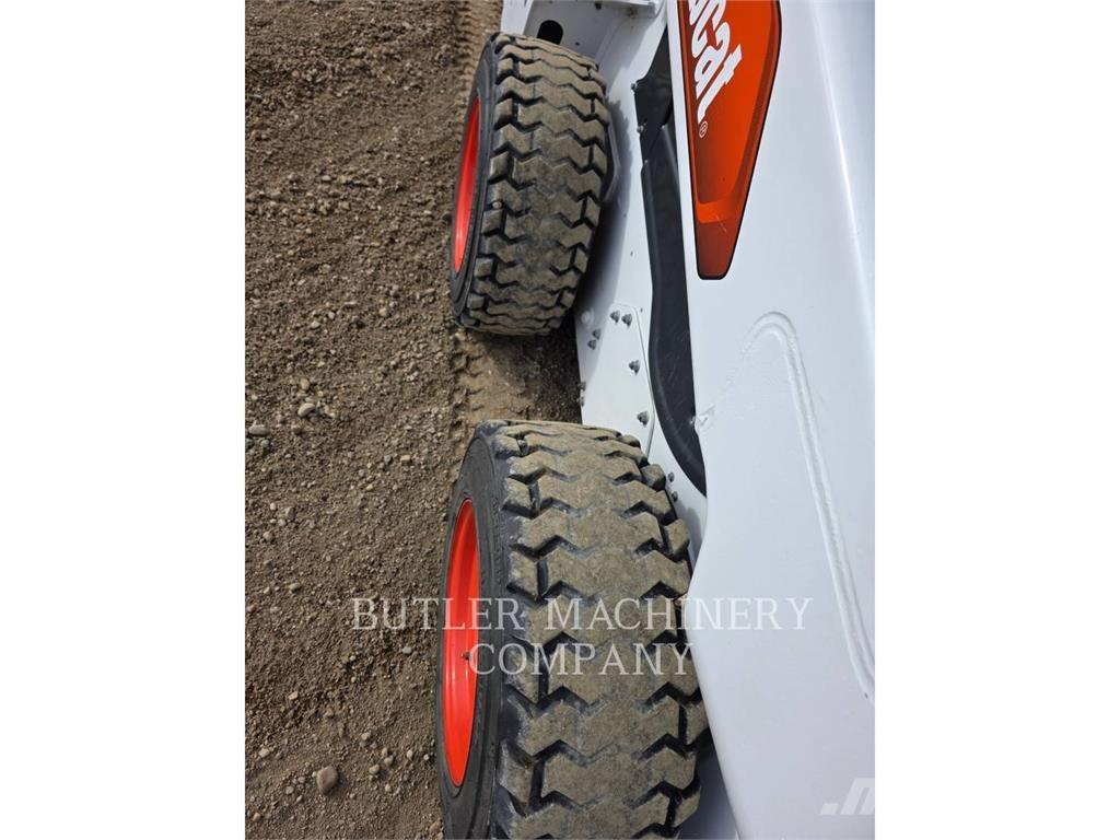 Bobcat S66 Krautuvai su šoniniu pasukimu