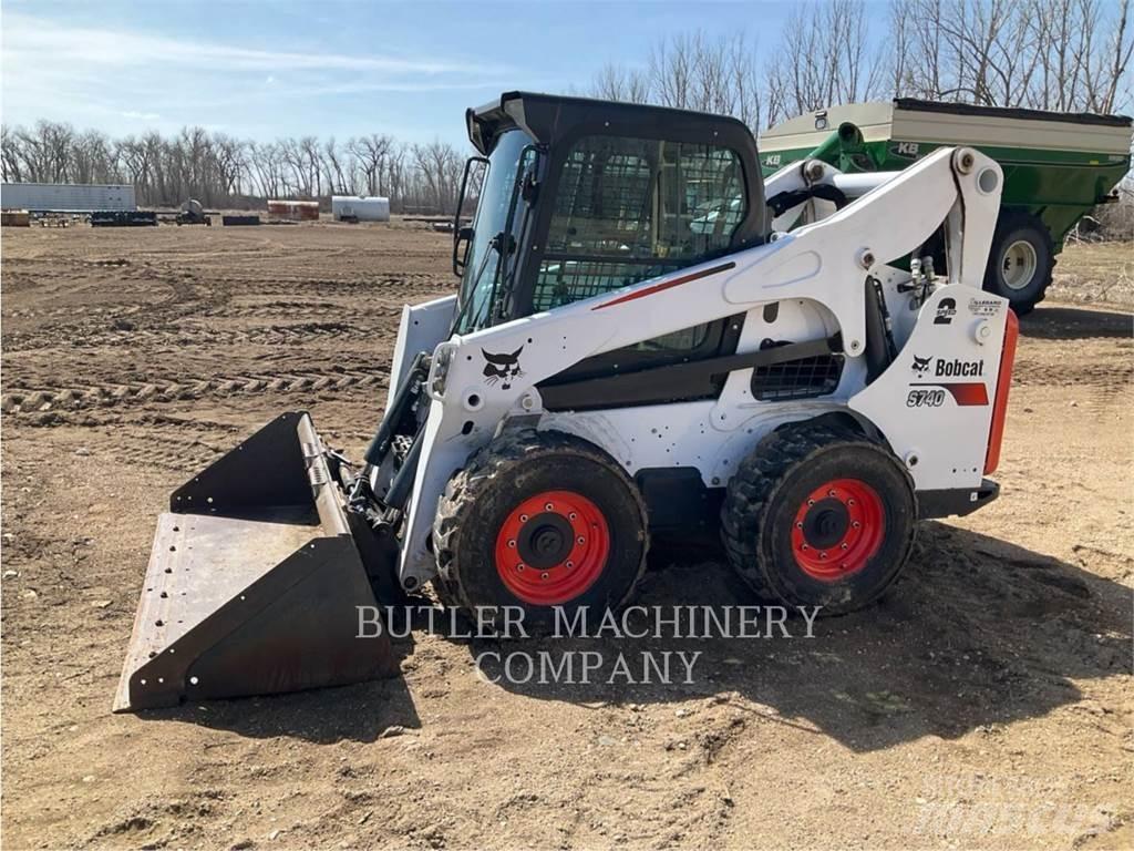 Bobcat S740 Krautuvai su šoniniu pasukimu