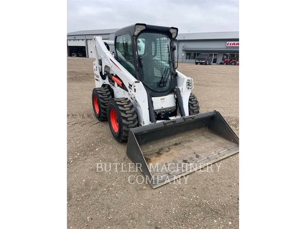 Bobcat S750 Krautuvai su šoniniu pasukimu