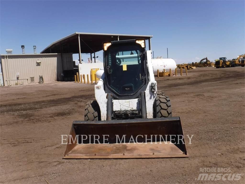 Bobcat S750 Krautuvai su šoniniu pasukimu