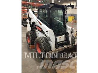 Bobcat S770 Krautuvai su šoniniu pasukimu