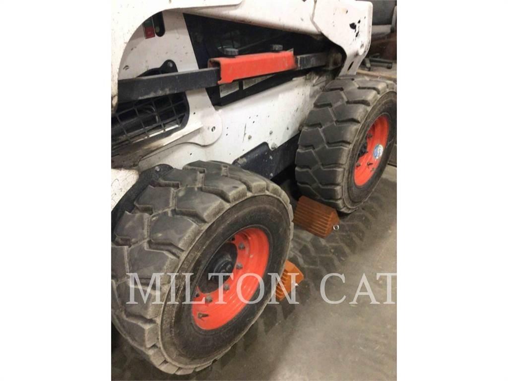 Bobcat S770 Krautuvai su šoniniu pasukimu