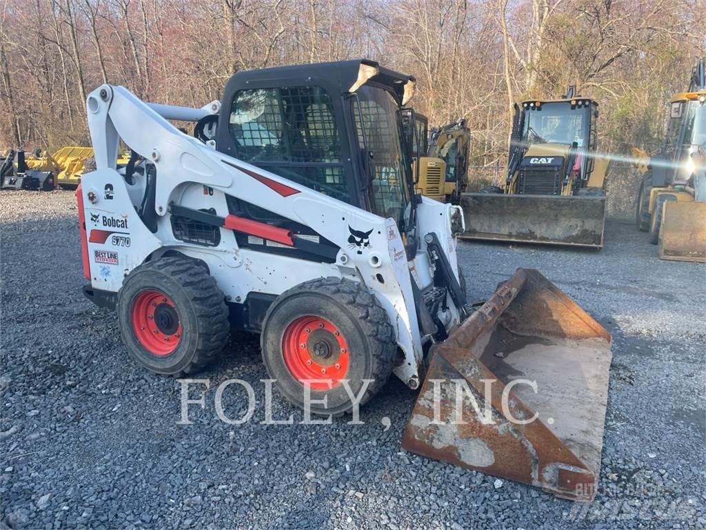 Bobcat S770 Krautuvai su šoniniu pasukimu