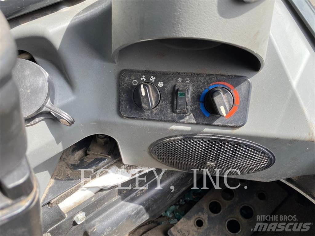 Bobcat S770 Krautuvai su šoniniu pasukimu