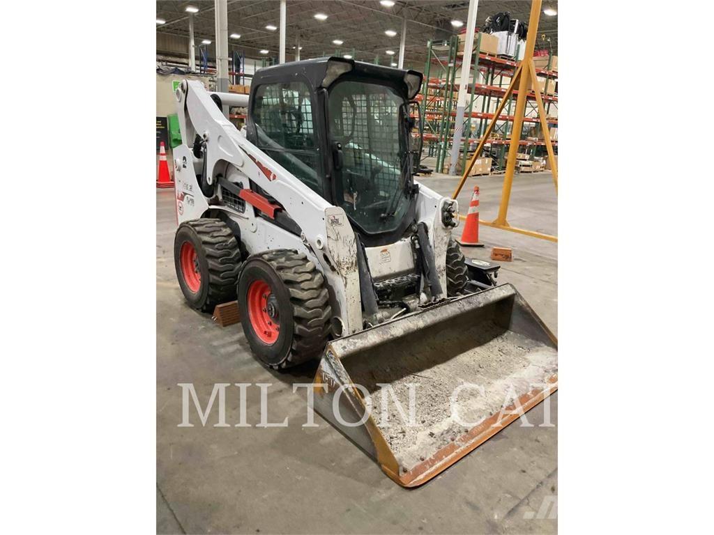 Bobcat S770 Krautuvai su šoniniu pasukimu