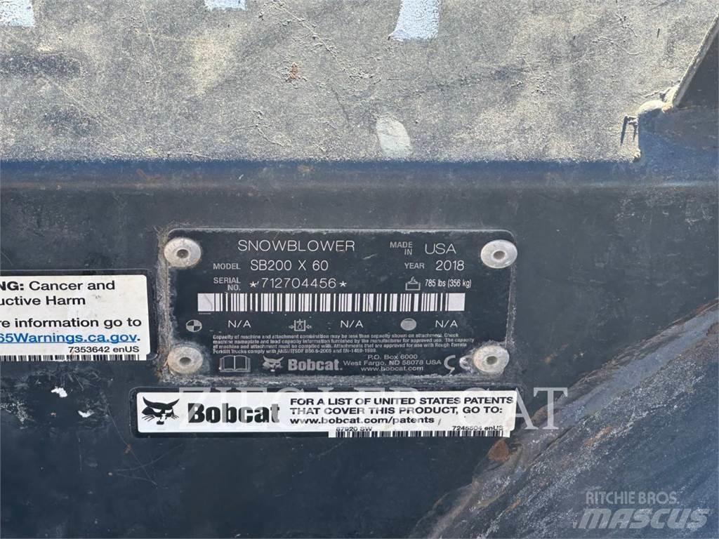 Bobcat SB200 Krautuvai su šoniniu pasukimu