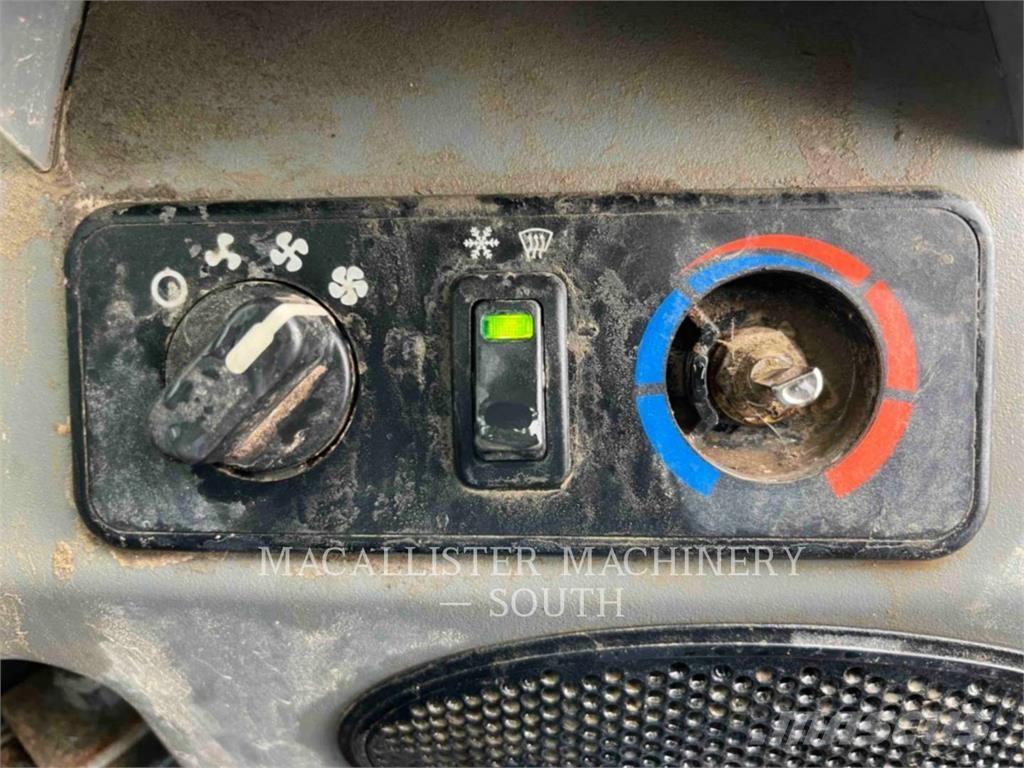 Bobcat T740 Vikšriniai krautuvai