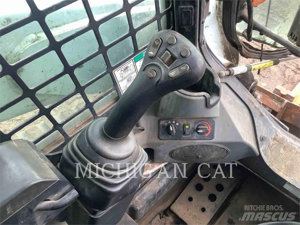 Bobcat T770 Krautuvai su šoniniu pasukimu