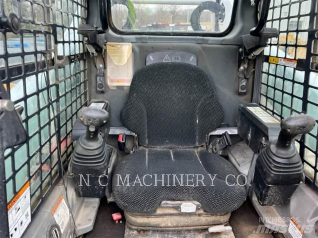 Bobcat T870 Krautuvai su šoniniu pasukimu