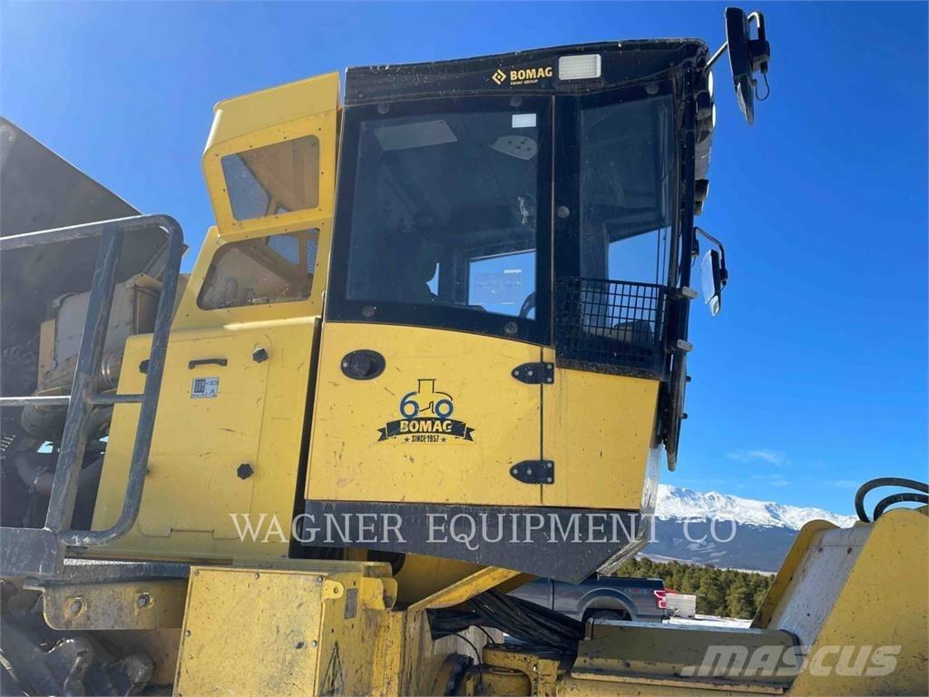 Bomag BC573RB-4 Gruntiniai volai