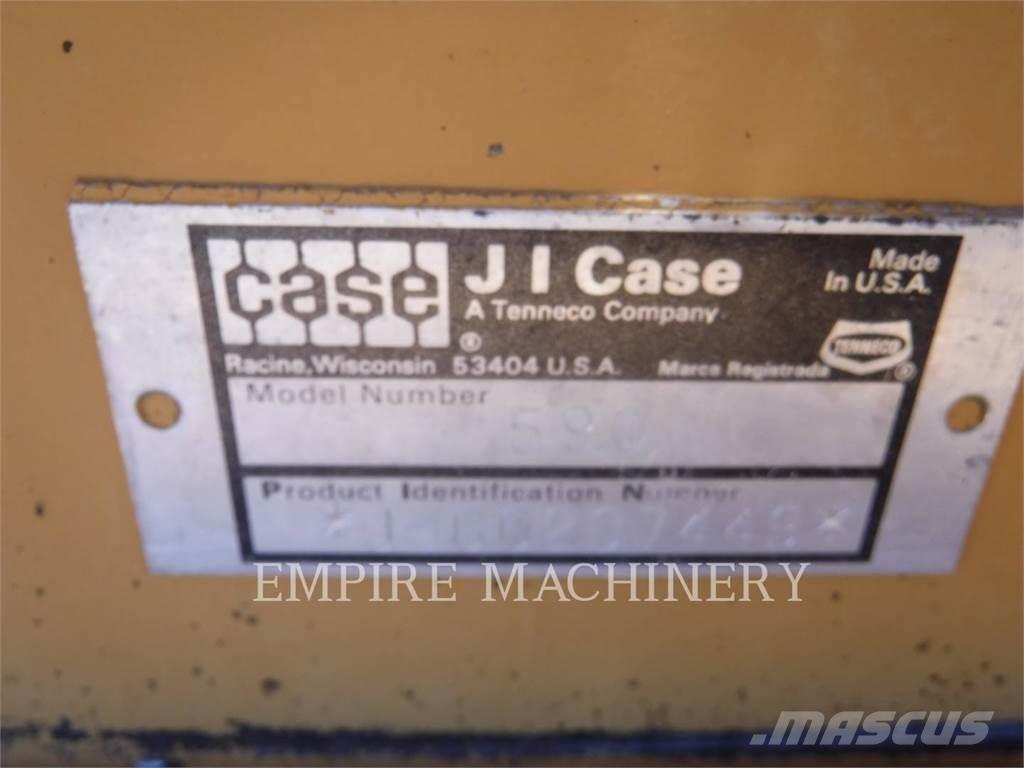 CASE 590 Ekskavatoriniai krautuvai