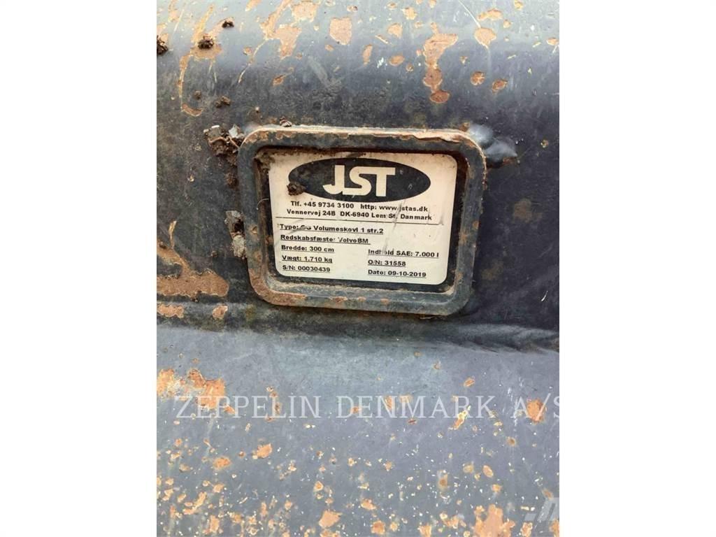 CASE 921G Naudoti ratiniai krautuvai