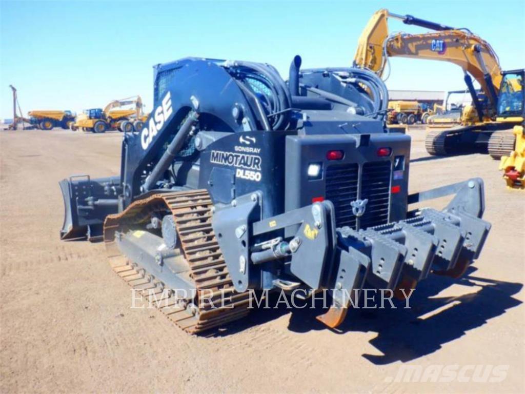 CASE DL550 Krautuvai su šoniniu pasukimu