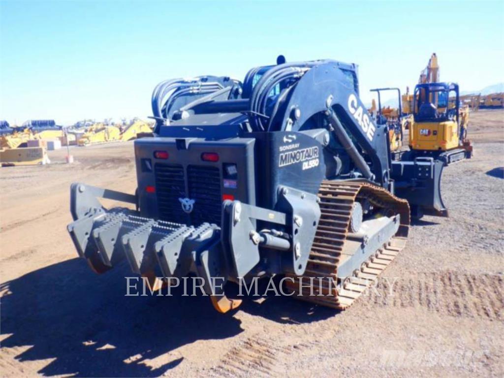 CASE DL550 Krautuvai su šoniniu pasukimu