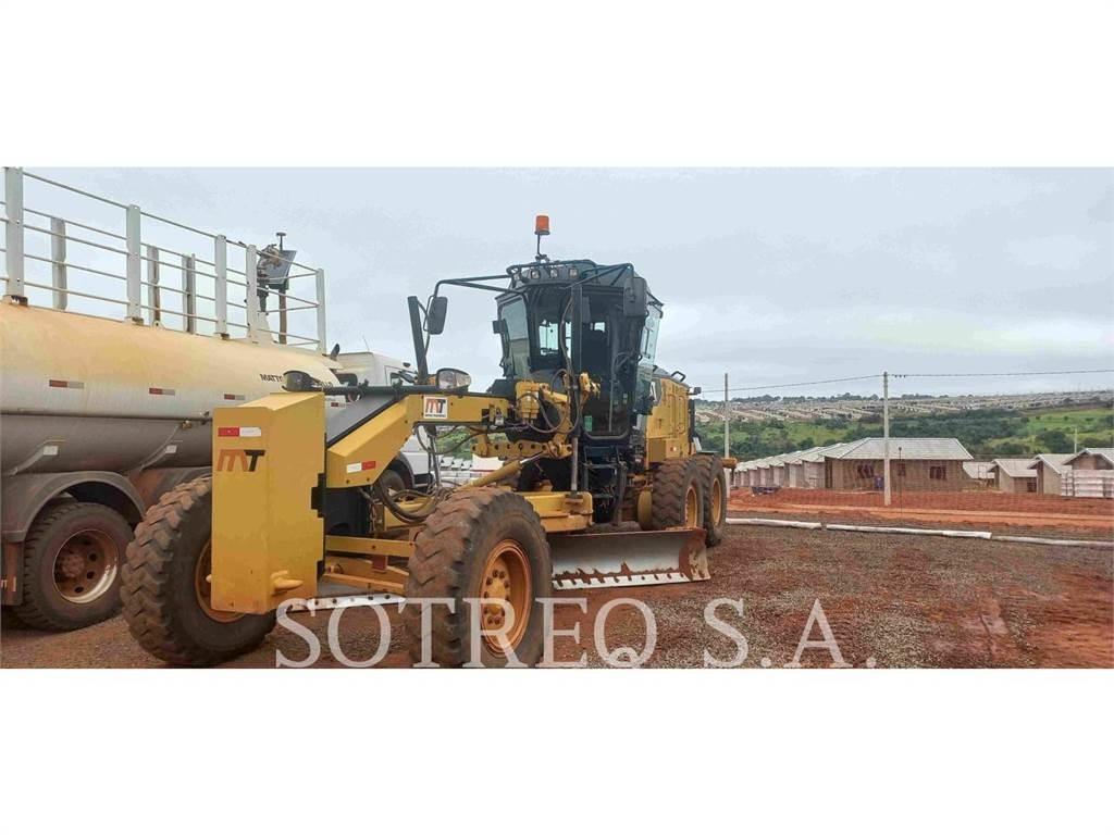 CAT 120 Greideriai