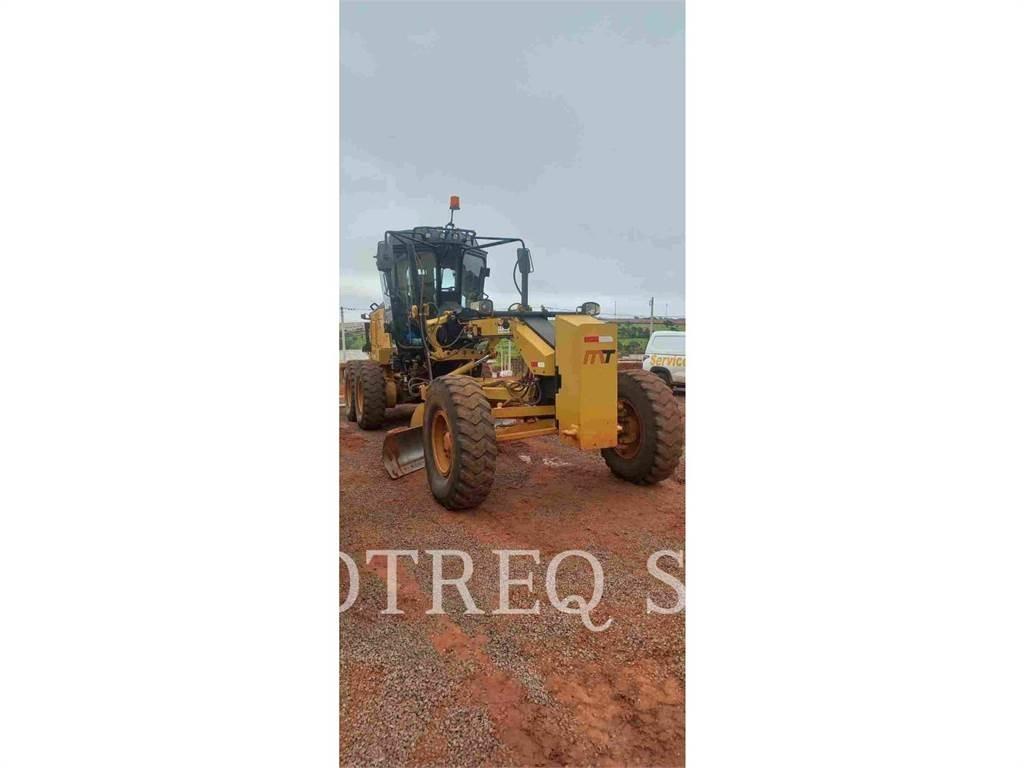 CAT 120 Greideriai