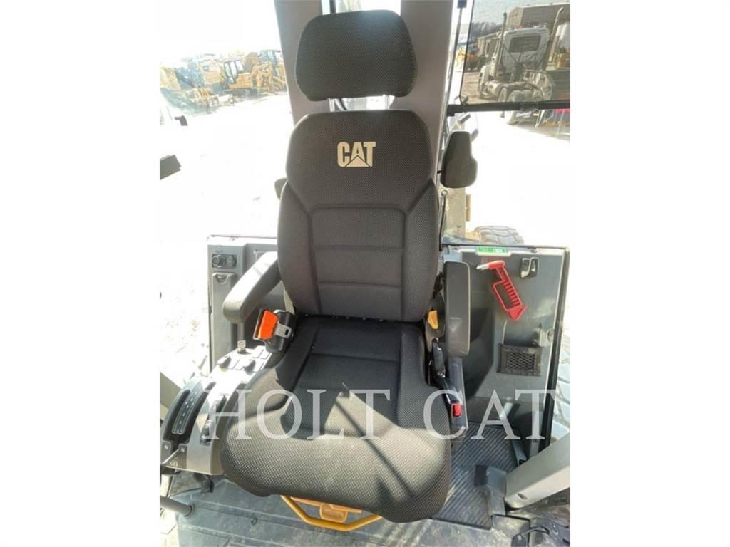 CAT 120 Greideriai