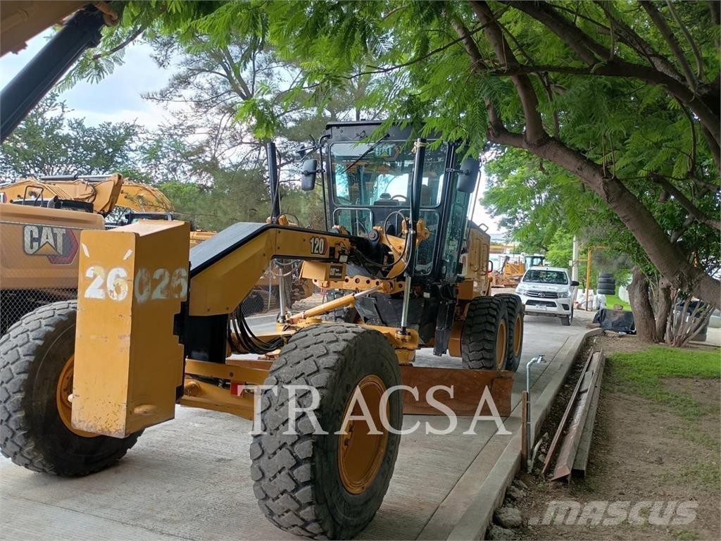 CAT 120 Greideriai
