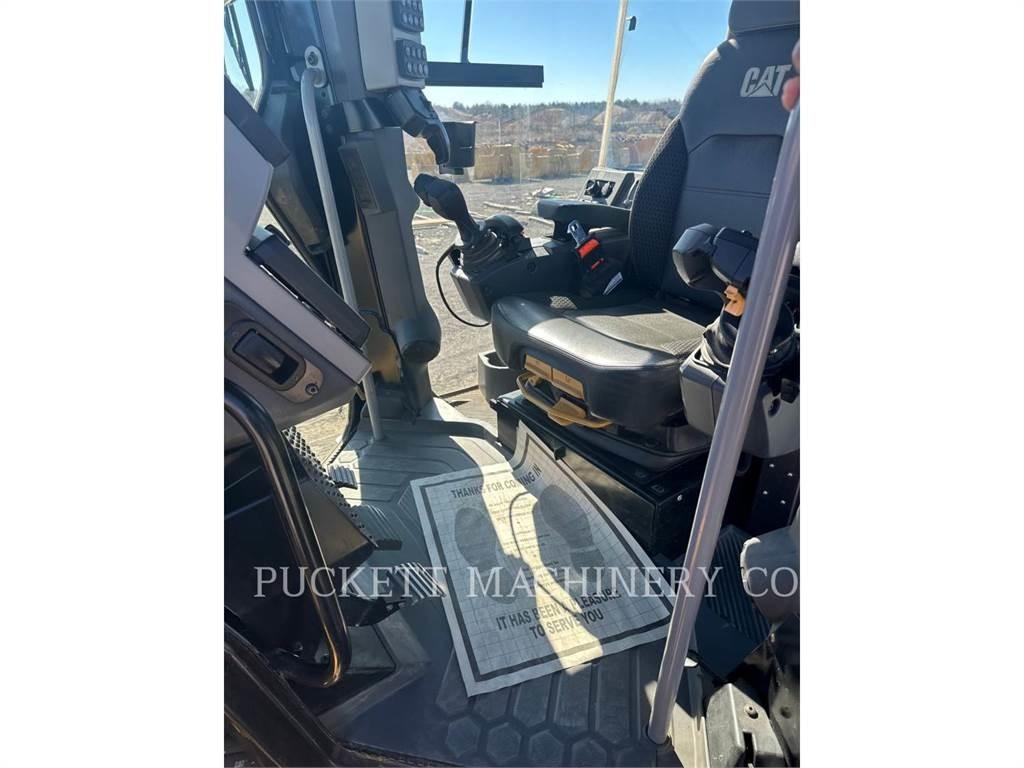 CAT 120-14AWD Greideriai