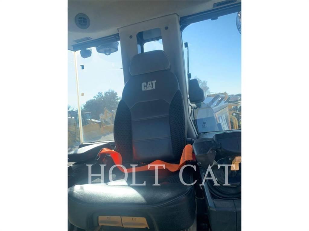 CAT 120AWD JOY Greideriai