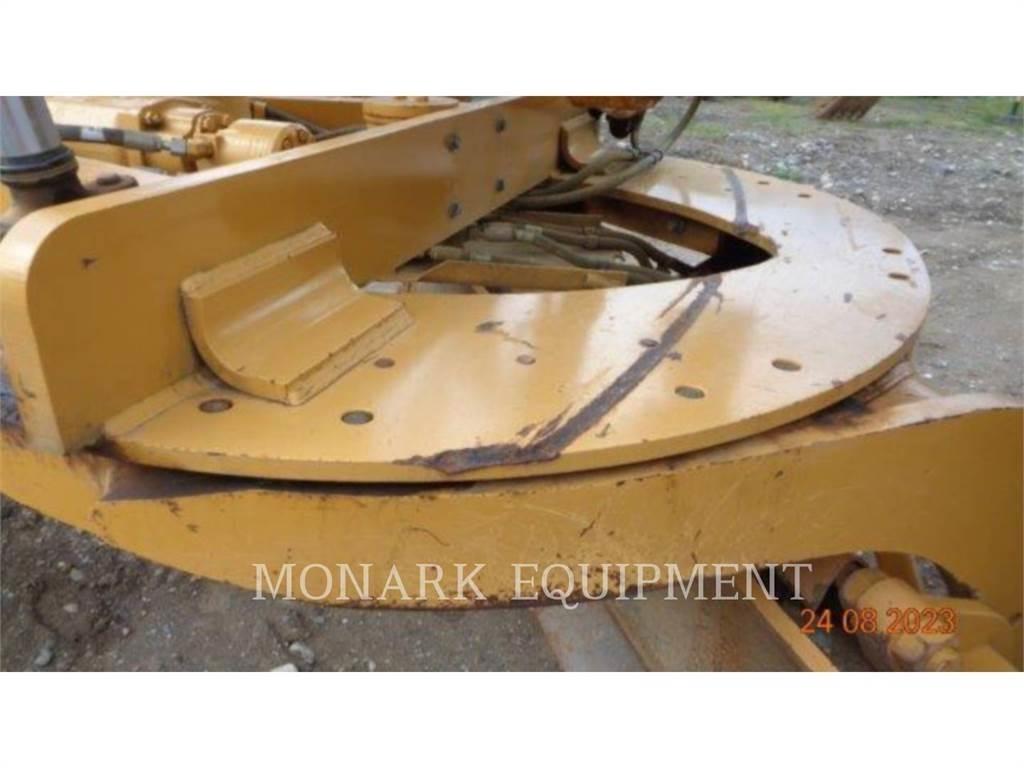 CAT 120K Greideriai