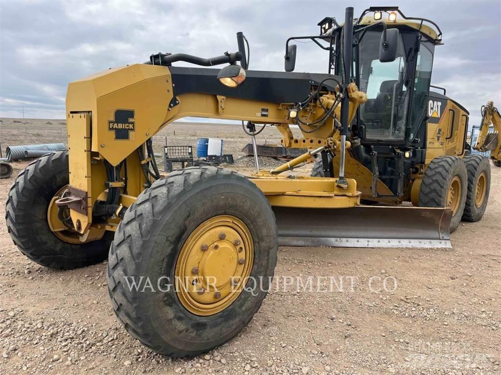 CAT 120M AWD Greideriai