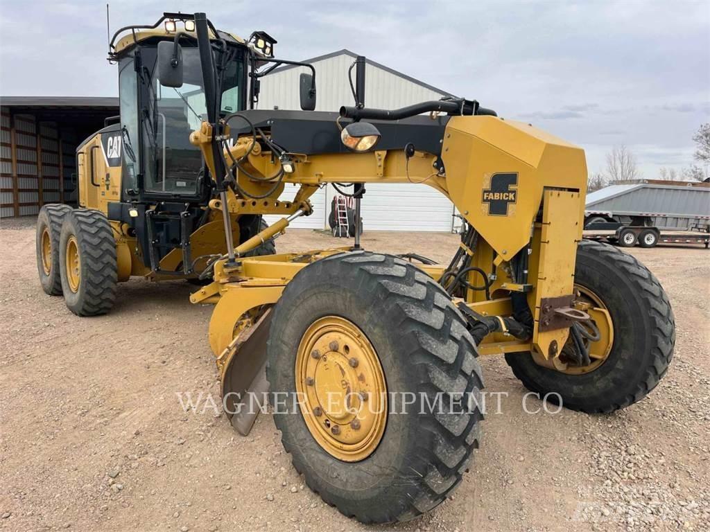 CAT 120M AWD Greideriai