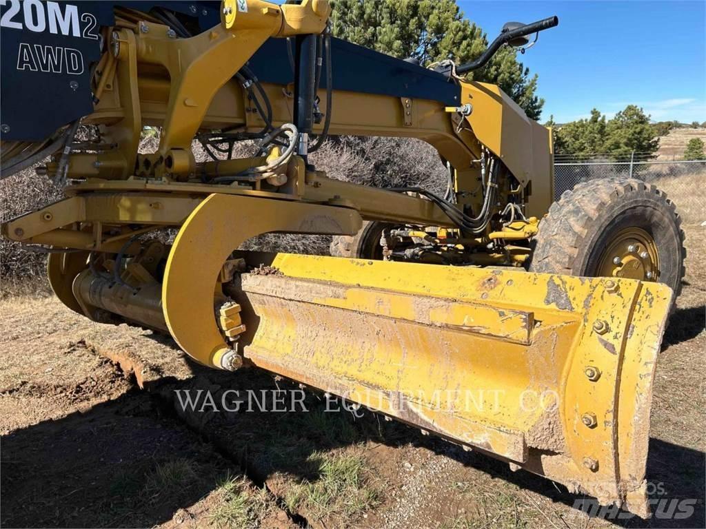 CAT 120M2 AWD Greideriai