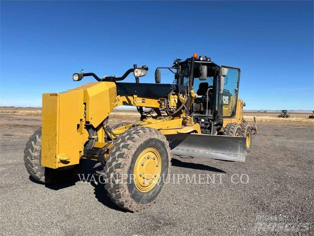 CAT 120M2 AWD Greideriai
