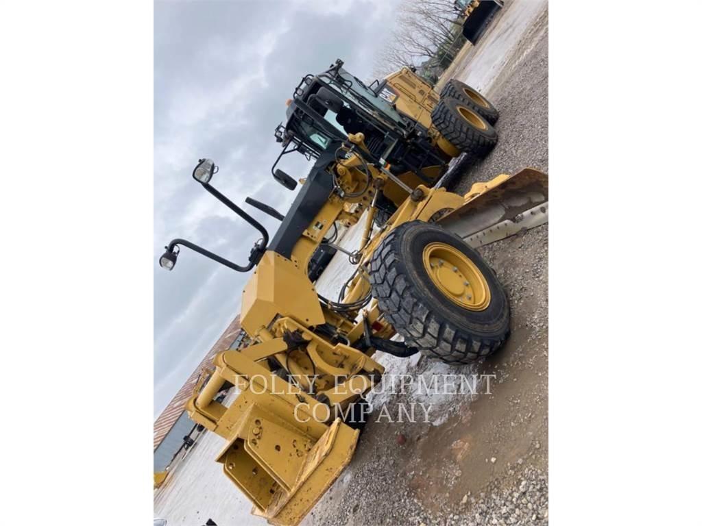 CAT 120M2AWD Greideriai