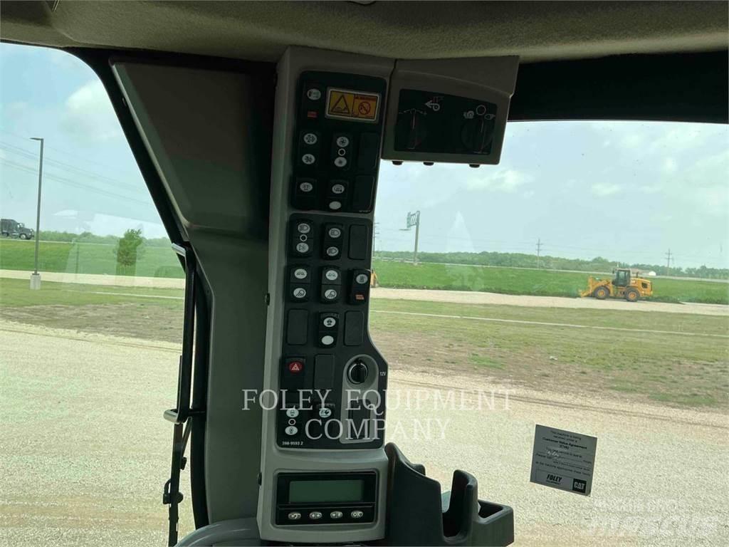CAT 120M2AWD Greideriai