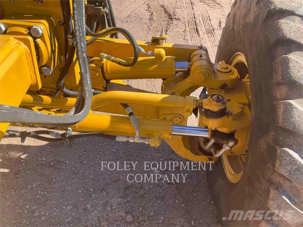 CAT 120M2AWD Greideriai