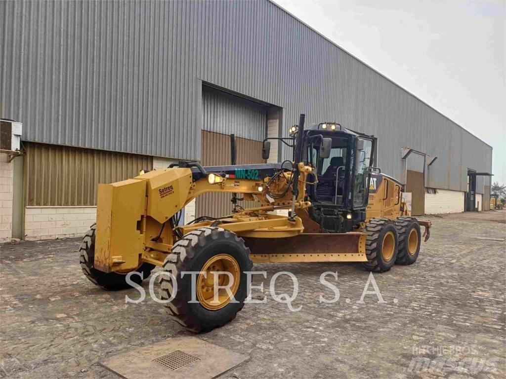 CAT 12M Greideriai