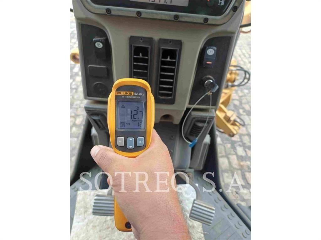 CAT 12M Greideriai
