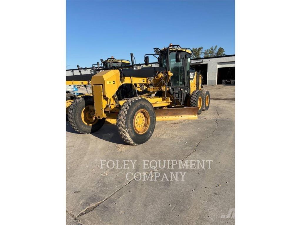 CAT 12M Greideriai