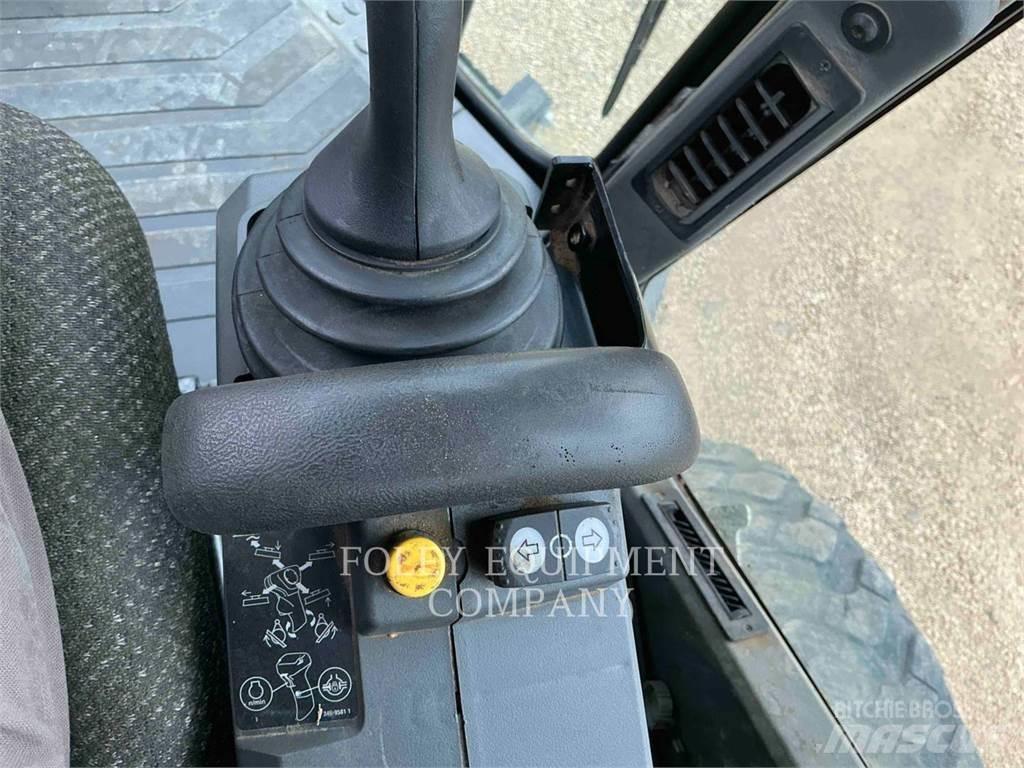 CAT 12M2 Greideriai