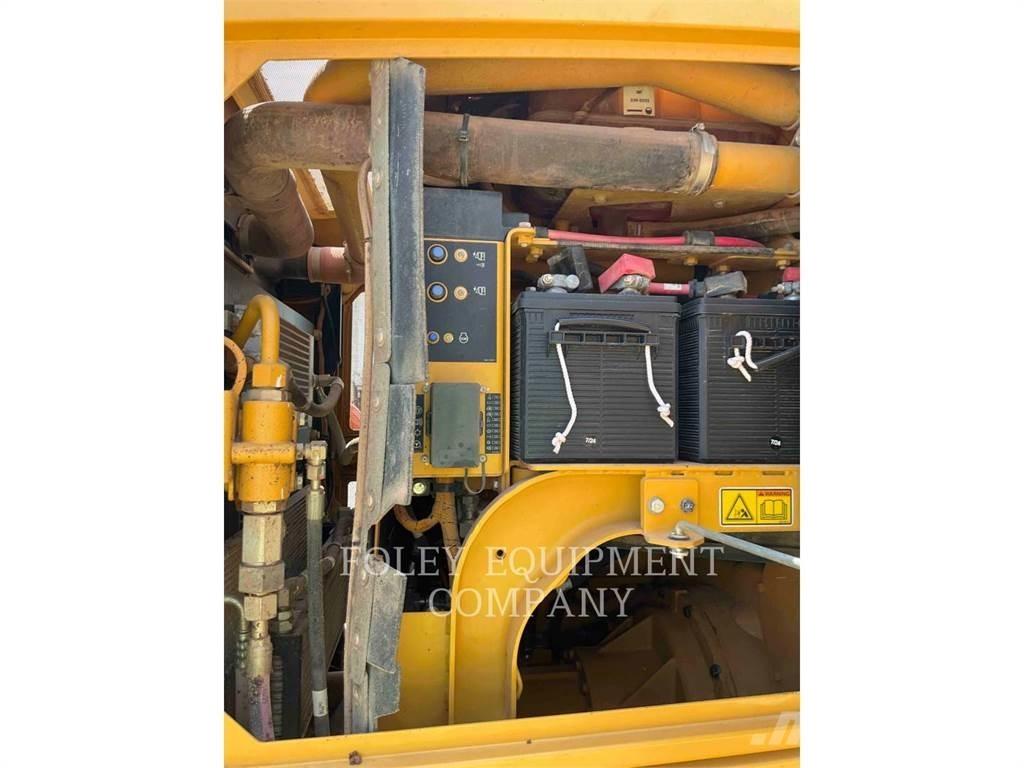 CAT 12M2 Greideriai