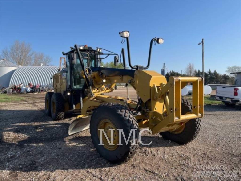 CAT 12M2 Greideriai
