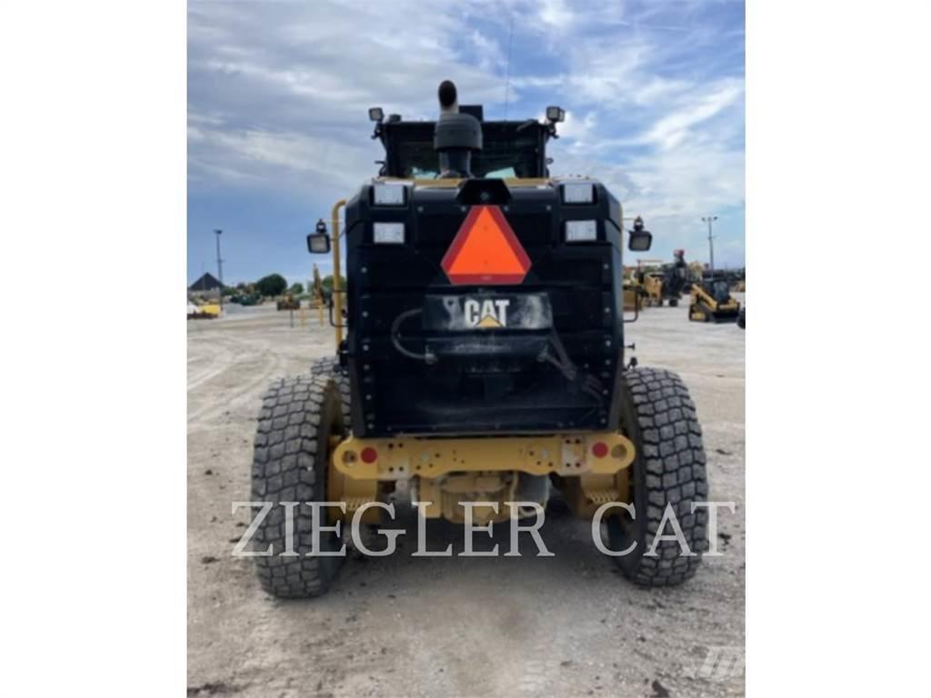 CAT 12M2 Greideriai