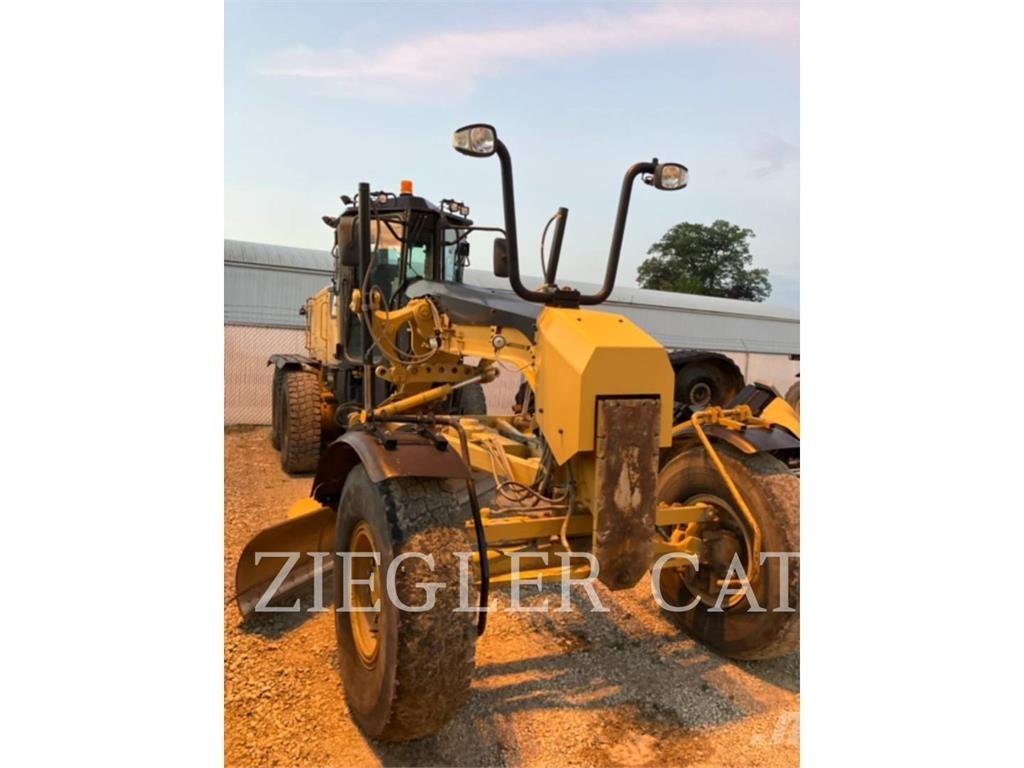 CAT 12M2 Greideriai