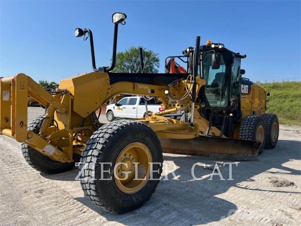CAT 12M2 Greideriai