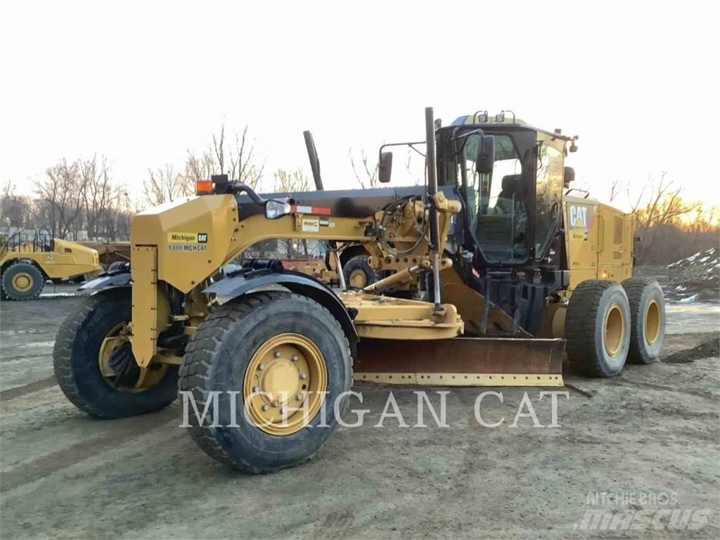 CAT 12M2 AWD Greideriai