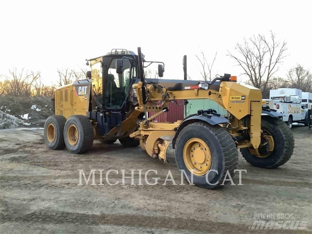 CAT 12M2 AWD Greideriai