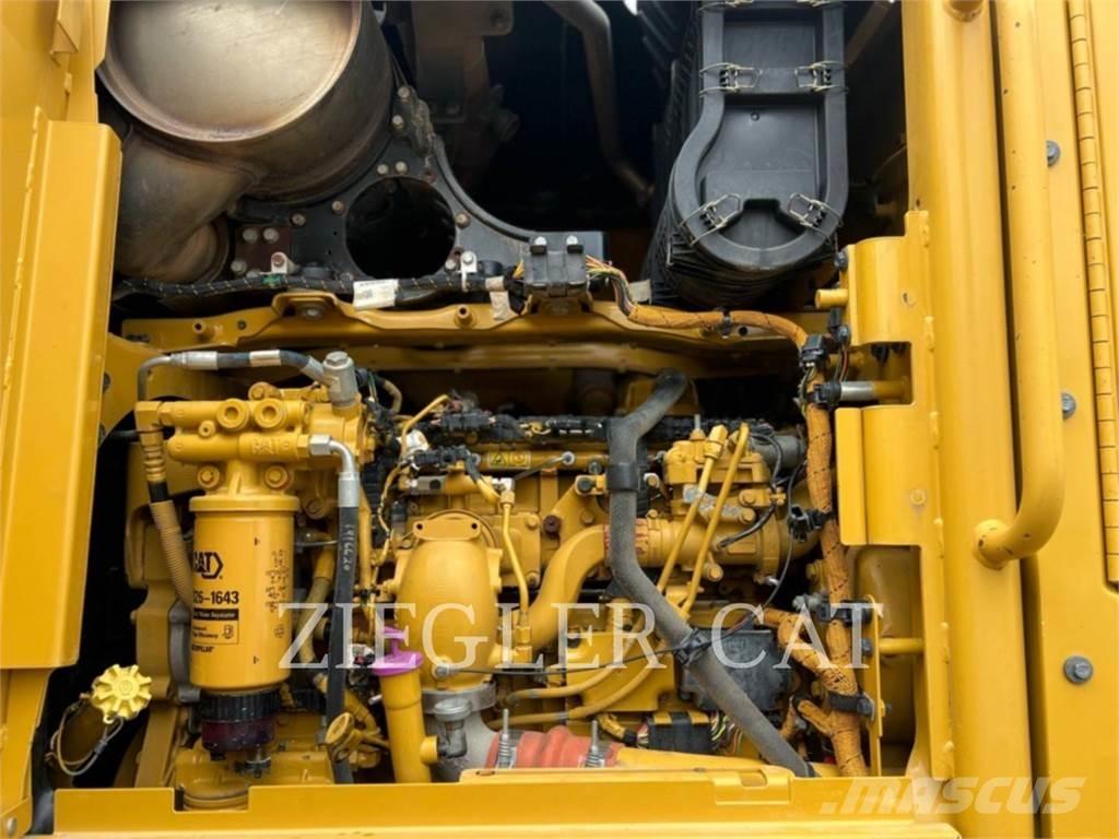 CAT 12M2AWD Greideriai