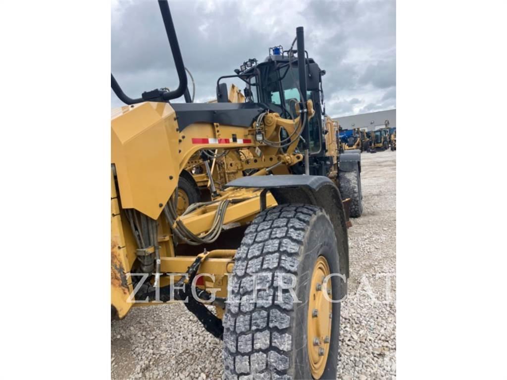 CAT 12M2AWD Greideriai